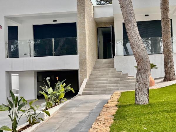 Chalet en calle Varsovia Bal, 1