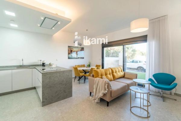 Chalet adosado en calle Pego