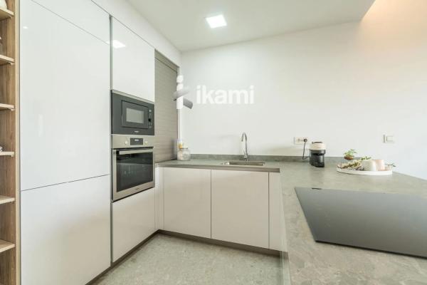 Chalet adosado en calle Pego