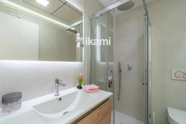 Chalet adosado en calle Pego