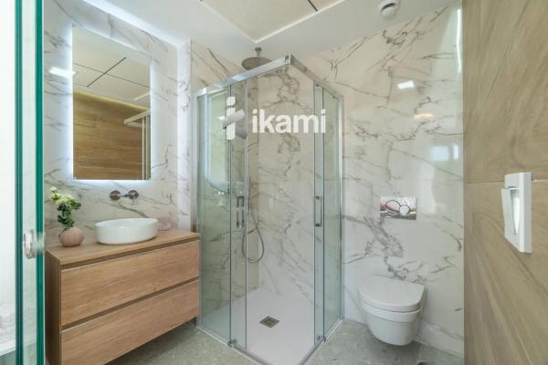 Chalet adosado en calle Pego