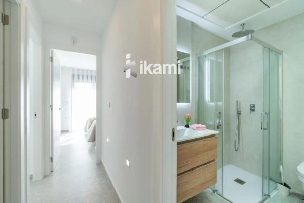 Chalet adosado en calle Pego