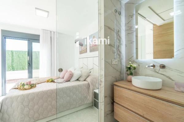 Chalet adosado en calle Pego