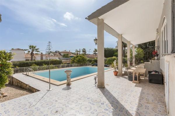 Casa independiente en calle Isla Grosa Bal