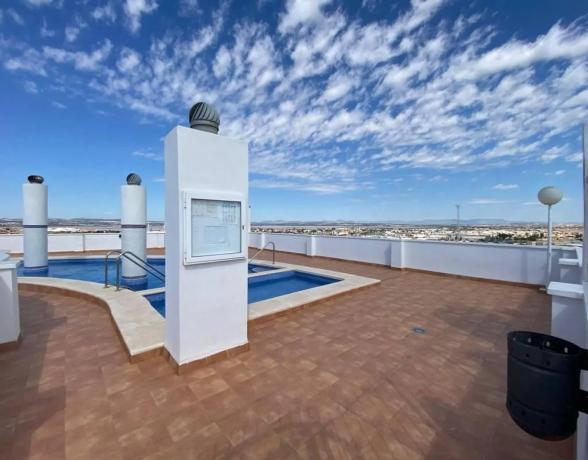 Piso en calle Caritas, 2