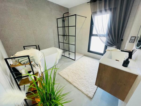 Casa independiente en calle Áncora