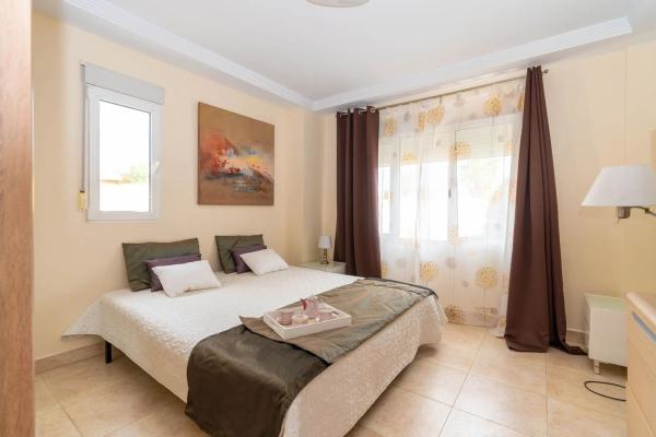 Casa independiente en calle Levante, 28