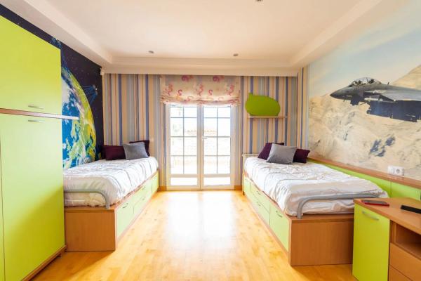 Casa independiente en calle Levante, 28