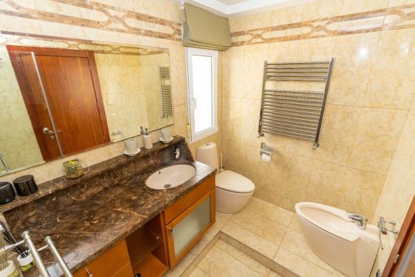 Casa independiente en calle Levante, 28