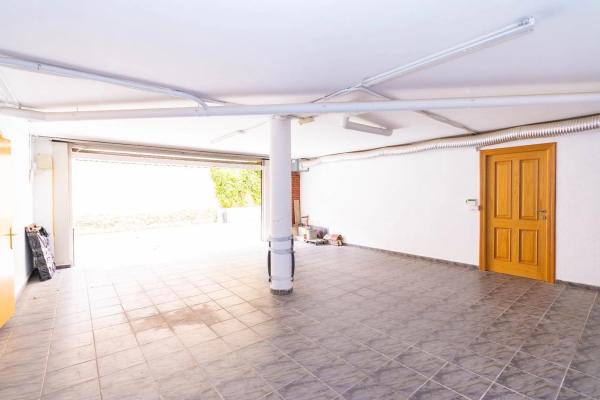 Casa independiente en calle Levante, 28