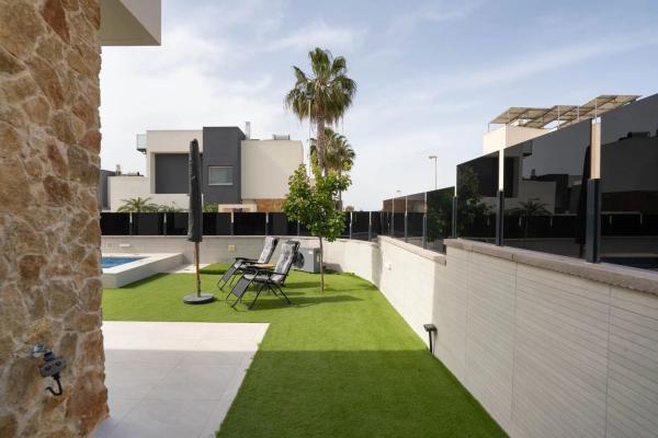 Casa independiente en calle Einstein