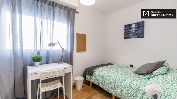 Se alquila habitación individual, apartamento de 5 dormitorios, Camins al Grau