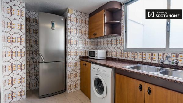 Se alquila habitación individual, apartamento de 5 dormitorios, Camins al Grau