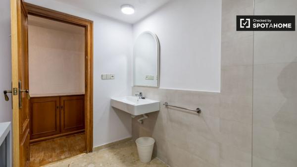 Se alquila habitación individual, apartamento de 5 dormitorios, Camins al Grau