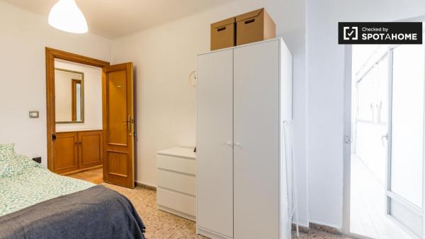 Se alquila habitación individual, apartamento de 5 dormitorios, Camins al Grau