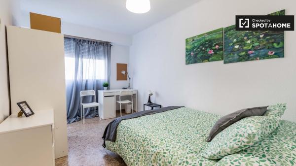 Se alquila habitación individual, apartamento de 5 dormitorios, Camins al Grau