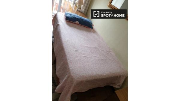 Chambre à louer dans un appartement de 3 chambres à Villa de Vallecas