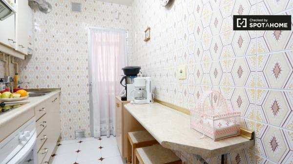 Chambre à louer dans un appartement de 3 chambres à Villa de Vallecas