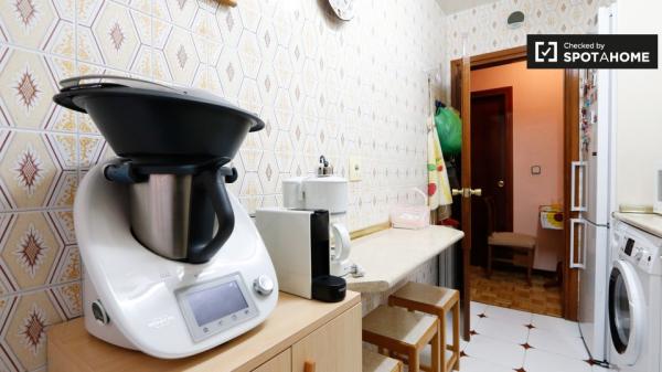 Chambre à louer dans un appartement de 3 chambres à Villa de Vallecas