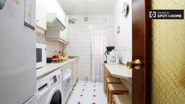 Chambre à louer dans un appartement de 3 chambres à Villa de Vallecas