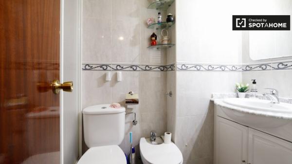 Chambre à louer dans un appartement de 3 chambres à Villa de Vallecas