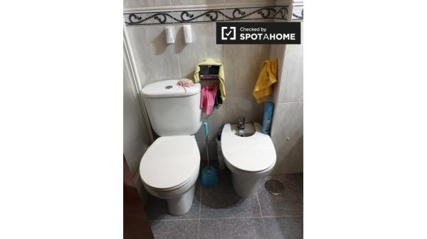 Chambre à louer dans un appartement de 3 chambres à Villa de Vallecas