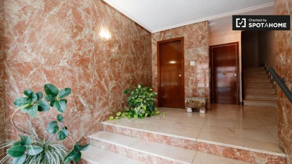 Chambre à louer dans un appartement de 3 chambres à Villa de Vallecas