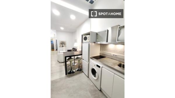 Estudio en alquiler en Museo, Sevilla