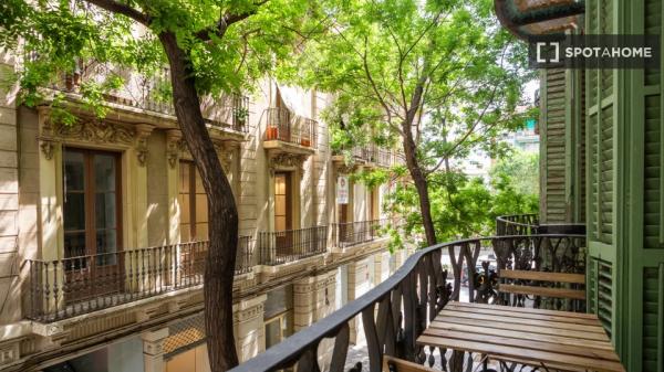 Habitación en piso de 4 habitaciones en Sant Andreu, Barcelona.