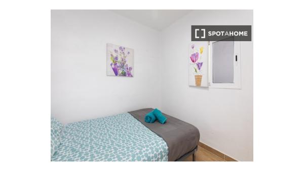 Pokój we wspólnym mieszkaniu, Cabanyal-Canyamelar, Walencja.