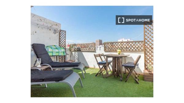 Pokój we wspólnym mieszkaniu, Cabanyal-Canyamelar, Walencja.