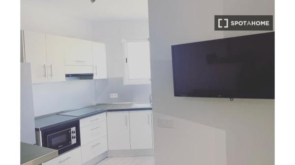 Se alquila habitación en piso compartido de 5 habitaciones en La Orotava