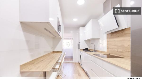 Chambre en colocation à louer à Polígono Sur, Séville