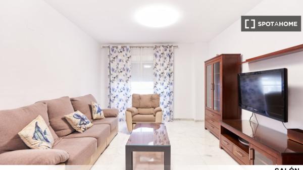 Habitación en piso compartido en alquiler en Polígono Sur, Sevilla