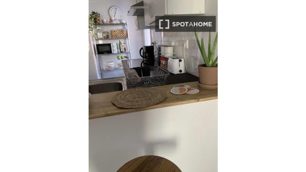 Piso en alquiler de 2 habitaciones en Santa Coloma de Gramenet