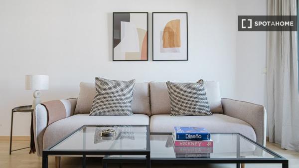 Piso en alquiler de 3 habitaciones en Pacífico, Málaga