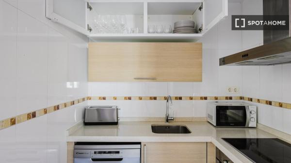 Piso en alquiler de 3 habitaciones en Pacífico, Málaga