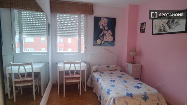 Pokój we wspólnym mieszkaniu w Madrycie