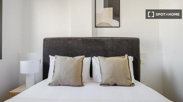 Piso en alquiler de 3 habitaciones en Pacífico, Málaga