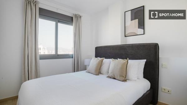 Piso en alquiler de 3 habitaciones en Pacífico, Málaga