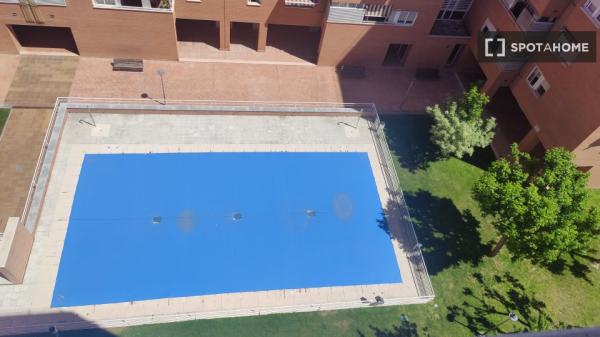 Pokój we wspólnym mieszkaniu w Madrycie