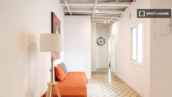 Apartamento de 2 dormitorios en alquiler en El Raval, Barcelona