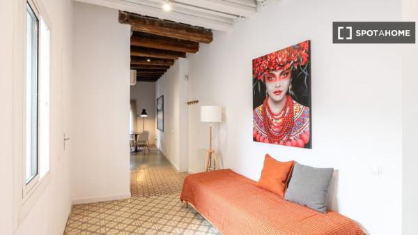 Apartamento de 2 dormitorios en alquiler en El Raval, Barcelona