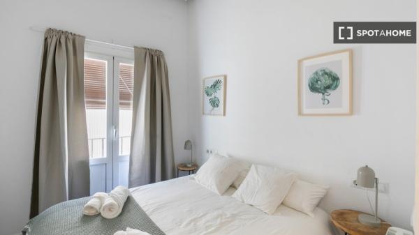 Apartamento de 2 dormitorios en alquiler en El Raval, Barcelona