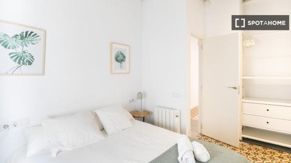 Apartamento de 2 dormitorios en alquiler en El Raval, Barcelona