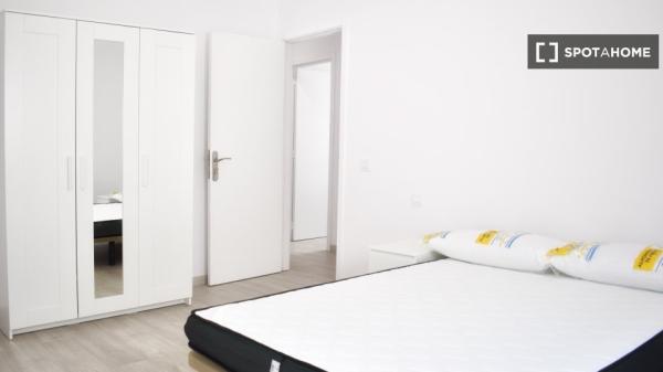 Room in shared apartment in La Orotava