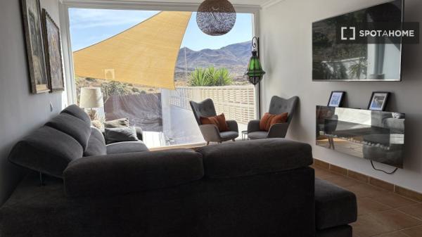 Piso de 3 dormitorios en alquiler en Níjar, Almería