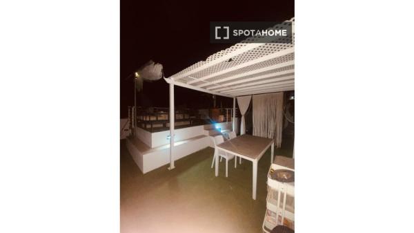 Piso de 3 dormitorios en alquiler en Níjar, Almería