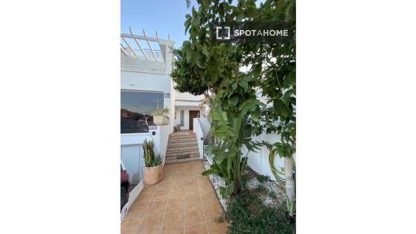 Piso de 3 dormitorios en alquiler en Níjar, Almería