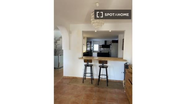 Piso de 3 dormitorios en alquiler en Níjar, Almería